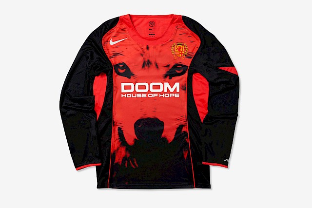 ANNE IMHOF × NIKE T90